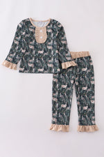 Camouflage hunting deer ruffle pants set